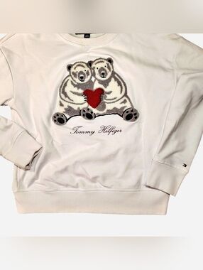 Tommy Hilfiger Cream Crewneck Sweatshirt with Red Heart Bear Motif